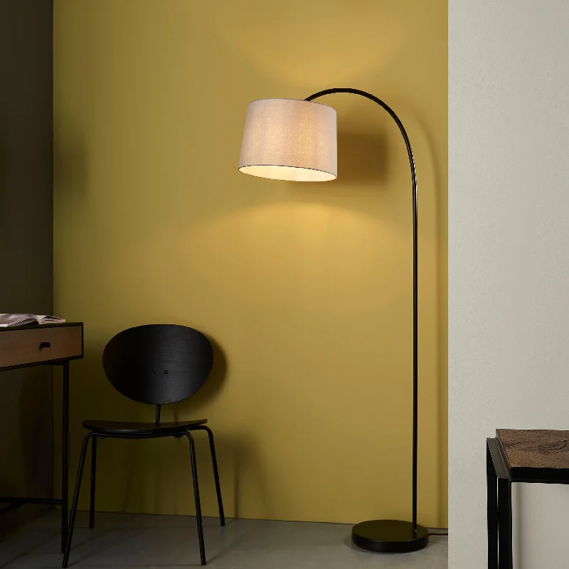 Fabric Floor Lamp with a Linen Shade for a Relaxed AestheticCarlson Black Modern Floor Lamp