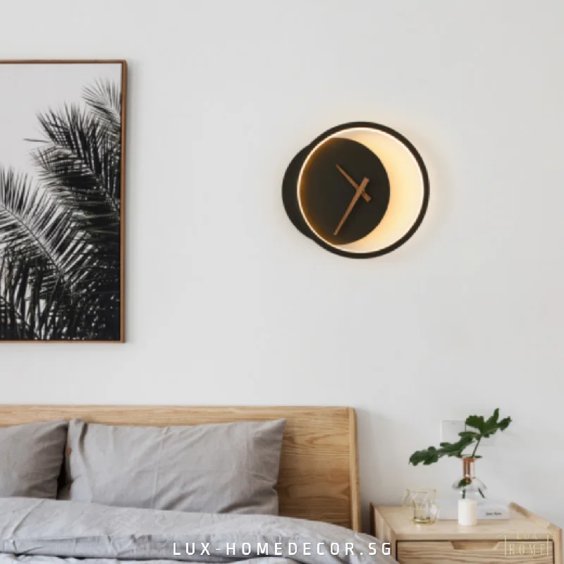 wood wall lamps with natural grain for a warm and organic feelLight (VI) - Eclipse