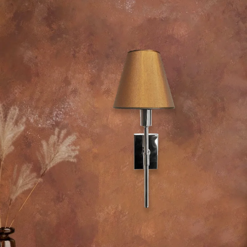 wood wall lamps with natural grain for a warm and organic feelSkinny