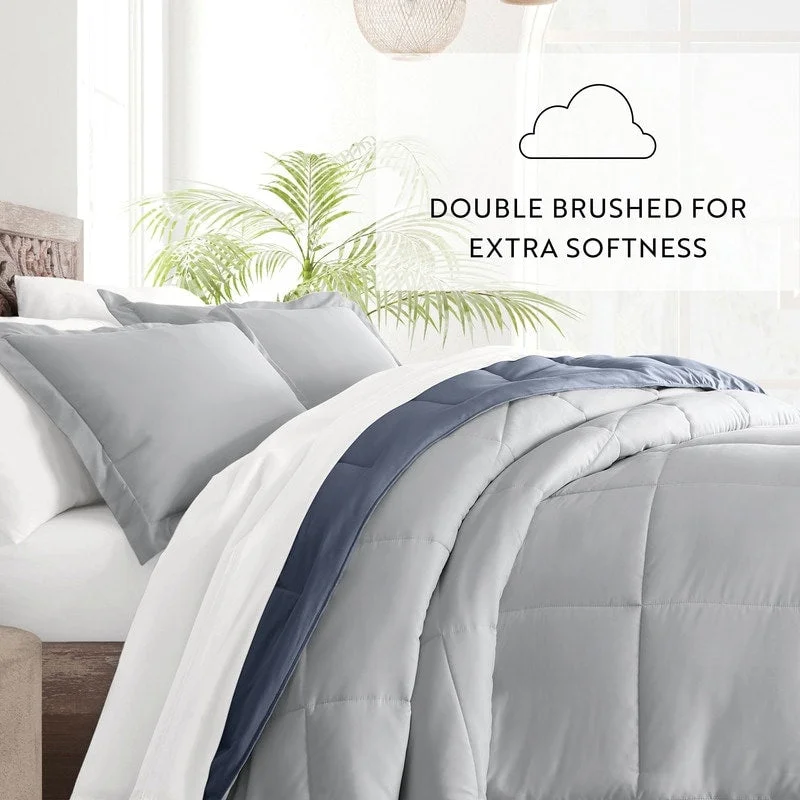 Silk - filled comforters for a luxurious and smooth touchAll-season Down Alternative Reversible Lightweight Comforter Set Silk - filled comforters for a luxurious and smooth touchAll-season Down Alternative Reversible Lightweight Comforter Set