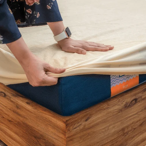 Wool - filled mattresses for natural insulation and moisture - wickingFlo Aloe Vera Gel Infused Waterproof Mattress Protector Wool - filled mattresses for natural insulation and moisture - wickingFlo Aloe Vera Gel Infused Waterproof Mattress Protector