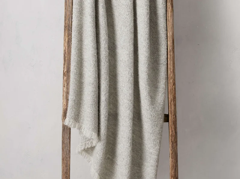 Cashmere blankets for ultimate softness and luxuryAlpaca Boucle Throw