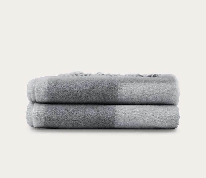 Cotton blankets for breathability and a lightweight feelBlu Sleep Alpina Cashmere Throw Blanket Cotton blankets for breathability and a lightweight feelBlu Sleep Alpina Cashmere Throw Blanket