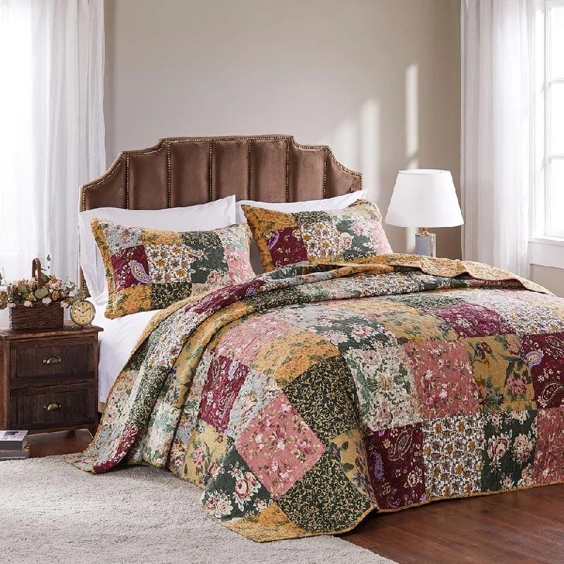 tropical style bedspreads with palm leaves and bright colors for a vacation - like vibeAntique Chic Quilted Bedspread Set tropical style bedspreads with palm leaves and bright colors for a vacation - like vibeAntique Chic Quilted Bedspread Set