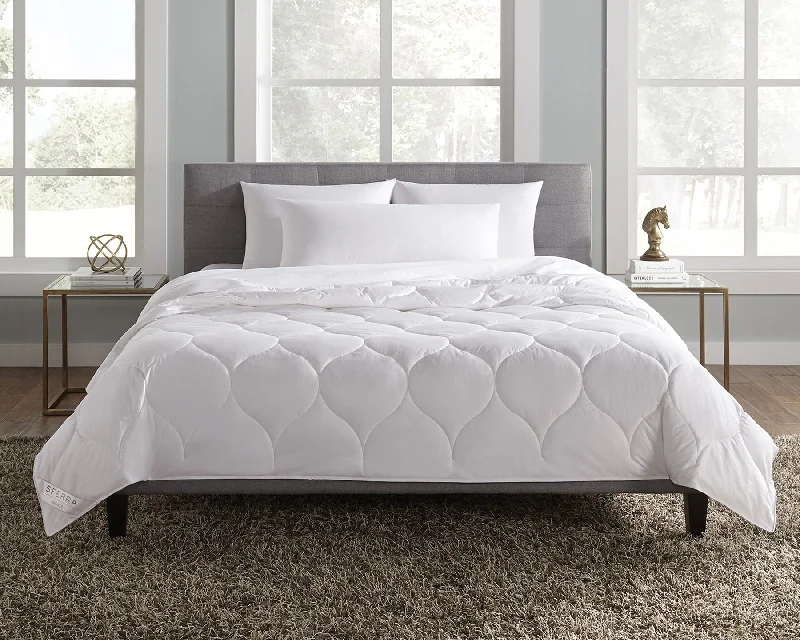 Synthetic fiber duvets filled with microfiber for a soft and lightweight feelArcadia | Comforter Synthetic fiber duvets filled with microfiber for a soft and lightweight feelArcadia | Comforter