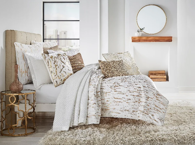Down duvets with high - fill - power goose down for exceptional warmthArian White Velvet Duvet Cover Down duvets with high - fill - power goose down for exceptional warmthArian White Velvet Duvet Cover