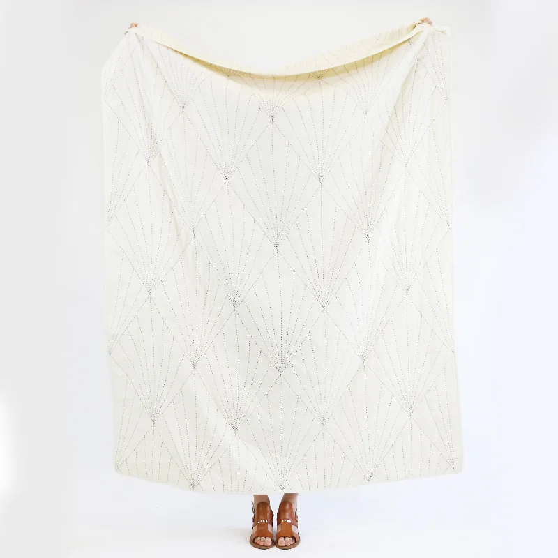 Queen - size blankets for standard - sized bedsArray Quilt Throw