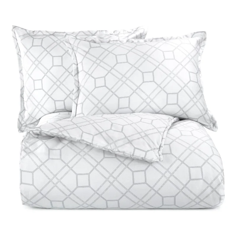 Full - size comforters suitable for full - sized beds in guest rooms or small bedroomsAtelier Martex Trellis Light Gray Comforter Set Full - size comforters suitable for full - sized beds in guest rooms or small bedroomsAtelier Martex Trellis Light Gray Comforter Set