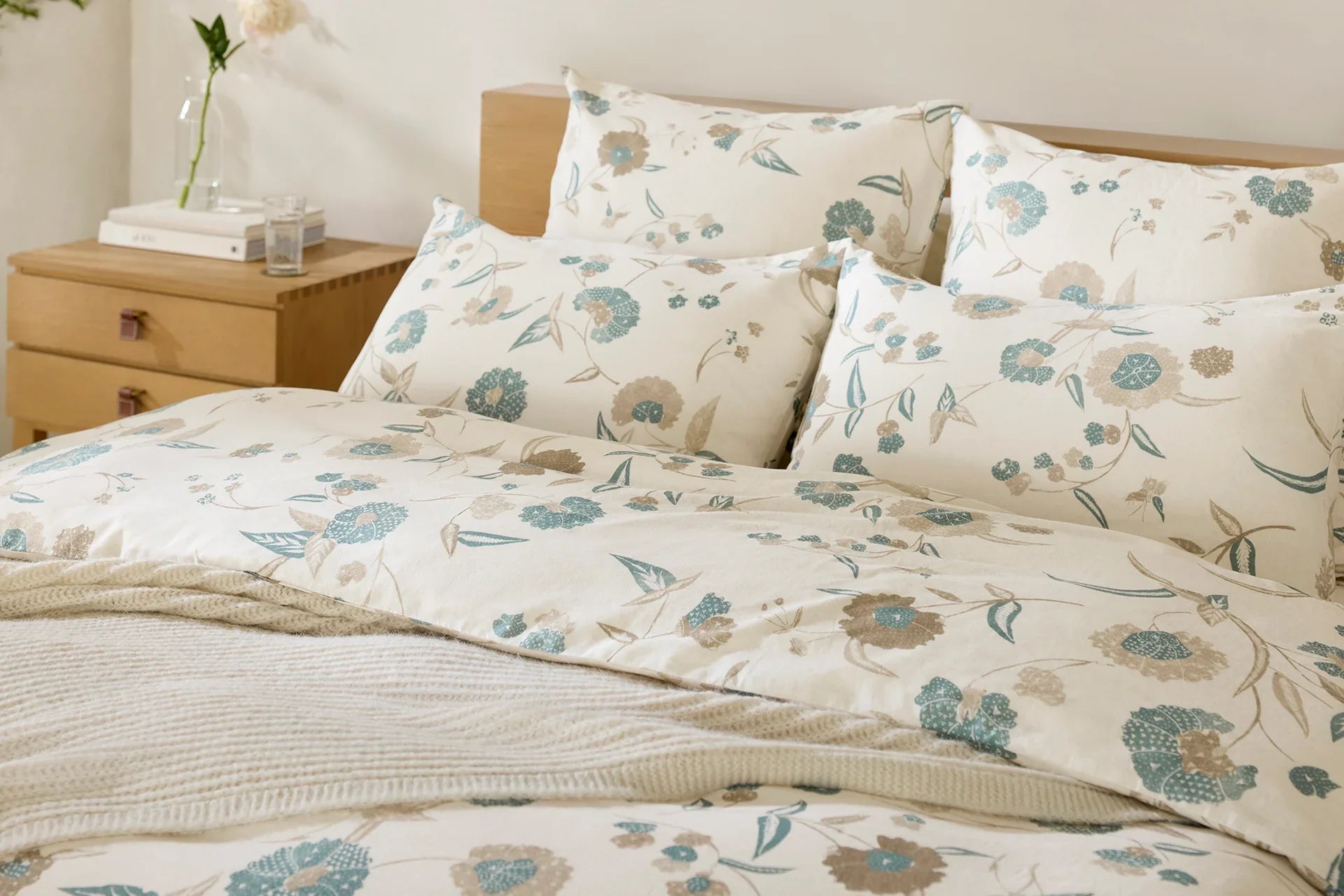 Memory - foam - infused duvets for added body - contouring comfortAurora Print Duvet Cover Memory - foam - infused duvets for added body - contouring comfortAurora Print Duvet Cover