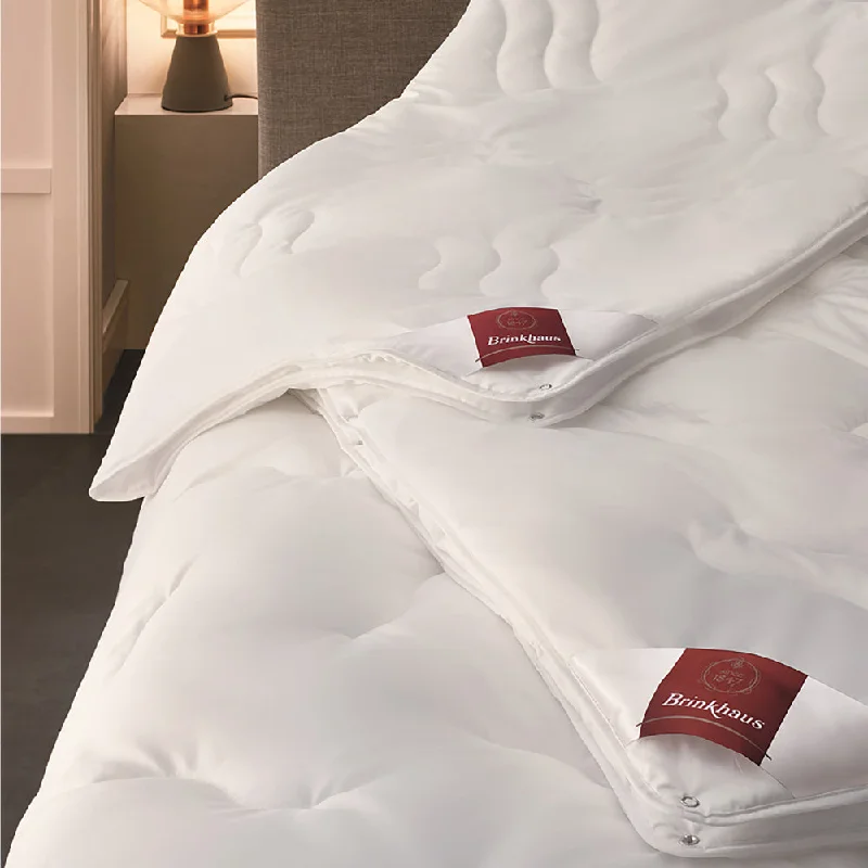 Wool - filled duvets for natural insulation and moisture - wicking propertiesBauschi Lux - Synthetic Duvet from Brinkhaus Wool - filled duvets for natural insulation and moisture - wicking propertiesBauschi Lux - Synthetic Duvet from Brinkhaus