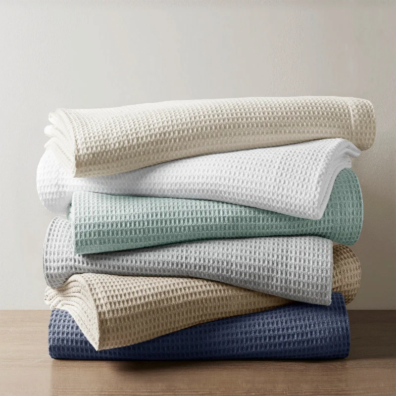 Linen blankets with a rustic and textured lookBeautyrest Waffle Weave Cotton Blanket Linen blankets with a rustic and textured lookBeautyrest Waffle Weave Cotton Blanket