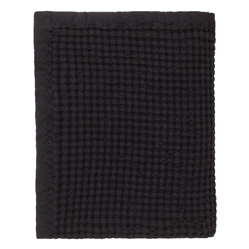 coastal style bedspreads with nautical elements like anchors and stripes for beach - themed roomsVeiros Sao Cotton Quilt [Charcoal]