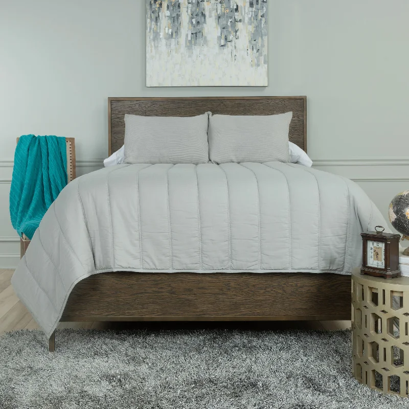 Bamboo - fiber - filled comforters with antibacterial and breathable qualitiesBlackberry Grove Quilt and Shams Bamboo - fiber - filled comforters with antibacterial and breathable qualitiesBlackberry Grove Quilt and Shams