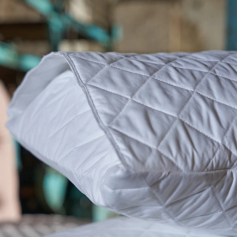 Wool - filled mattresses for natural insulation and moisture - wickingQuilted Microfibre Bolster Protector Wool - filled mattresses for natural insulation and moisture - wickingQuilted Microfibre Bolster Protector