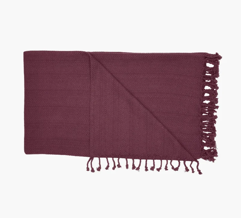 Chenille blankets with a thick and fuzzy textureBurgundy Woven Cotton Throw 50 x 60
