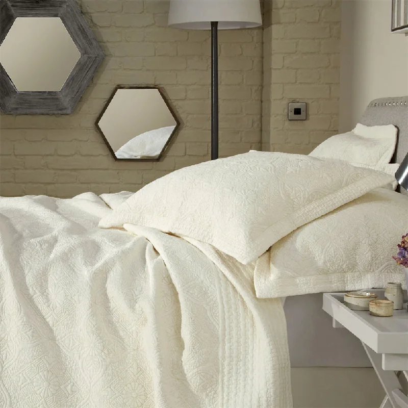 industrial style bedspreads with a rugged look for urban loftsBurford Cream Bedspread industrial style bedspreads with a rugged look for urban loftsBurford Cream Bedspread