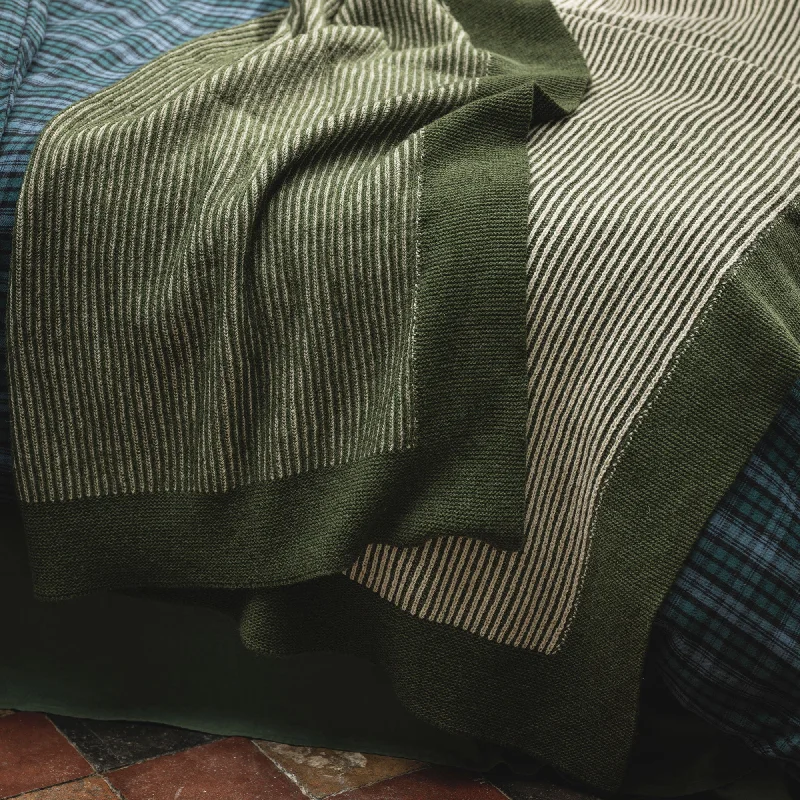 Cotton blankets for breathability and a lightweight feelCedar Green Knitted Throw