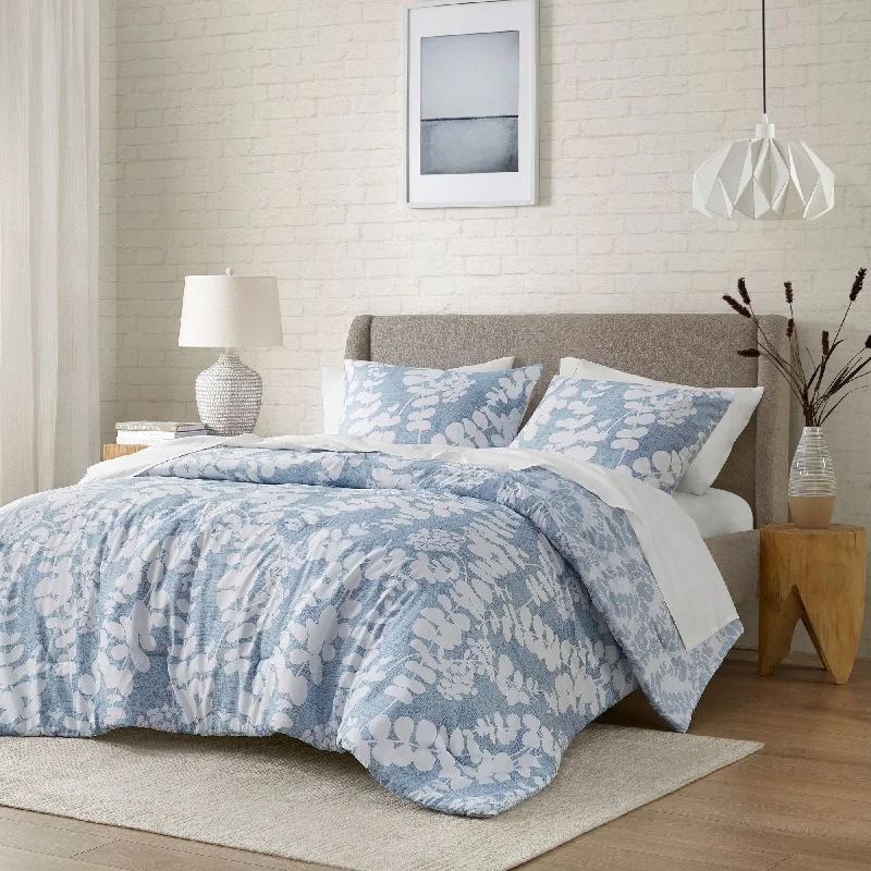 Silk - filled comforters for a luxurious and smooth touchChelsea Square Milan Farmhouse Reversible Floral Print Comforter Set Silk - filled comforters for a luxurious and smooth touchChelsea Square Milan Farmhouse Reversible Floral Print Comforter Set