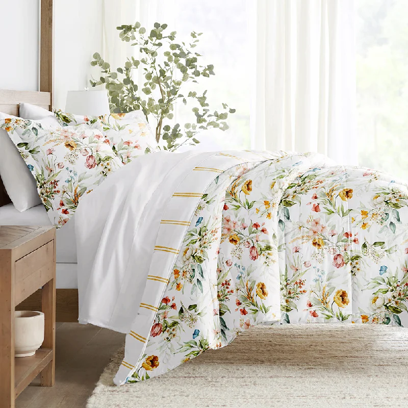 Full - size comforters suitable for full - sized beds in guest rooms or small bedroomsChintz Floral Reversible Down-Alternative Comforter Set Full - size comforters suitable for full - sized beds in guest rooms or small bedroomsChintz Floral Reversible Down-Alternative Comforter Set