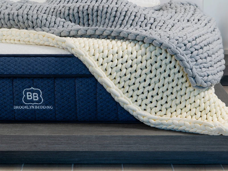 Acrylic blankets for a soft and affordable alternativeChunky Knit Weighted Blanket