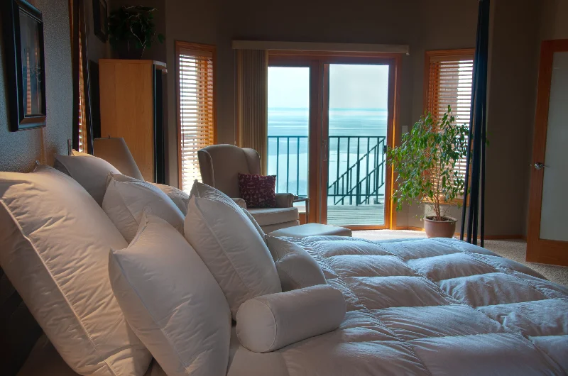 Goose down comforters known for their superior quality and insulationCloud Comforter Goose down comforters known for their superior quality and insulationCloud Comforter