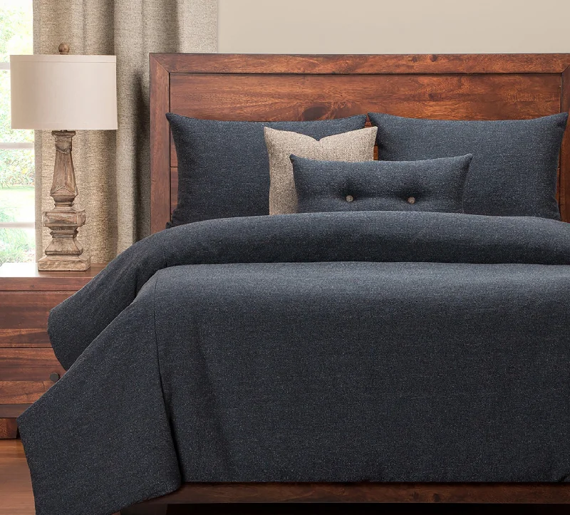 Down - filled comforters for supreme warmth and lightnessBelmont Deep Blue 6 Piece King Luxury Duvet Cover and Insert Set Down - filled comforters for supreme warmth and lightnessBelmont Deep Blue 6 Piece King Luxury Duvet Cover and Insert Set