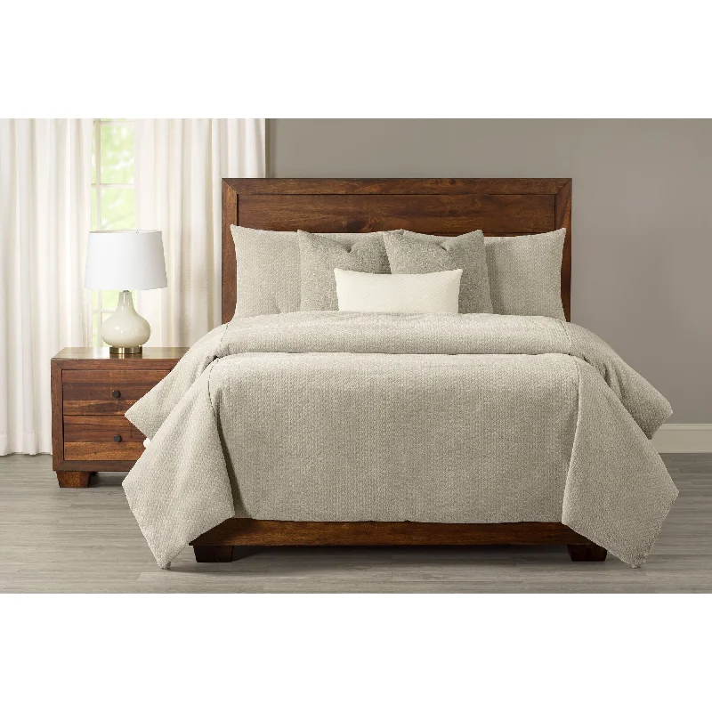 Down - filled comforters for supreme warmth and lightnessDragon 7 Piece Duvet Set