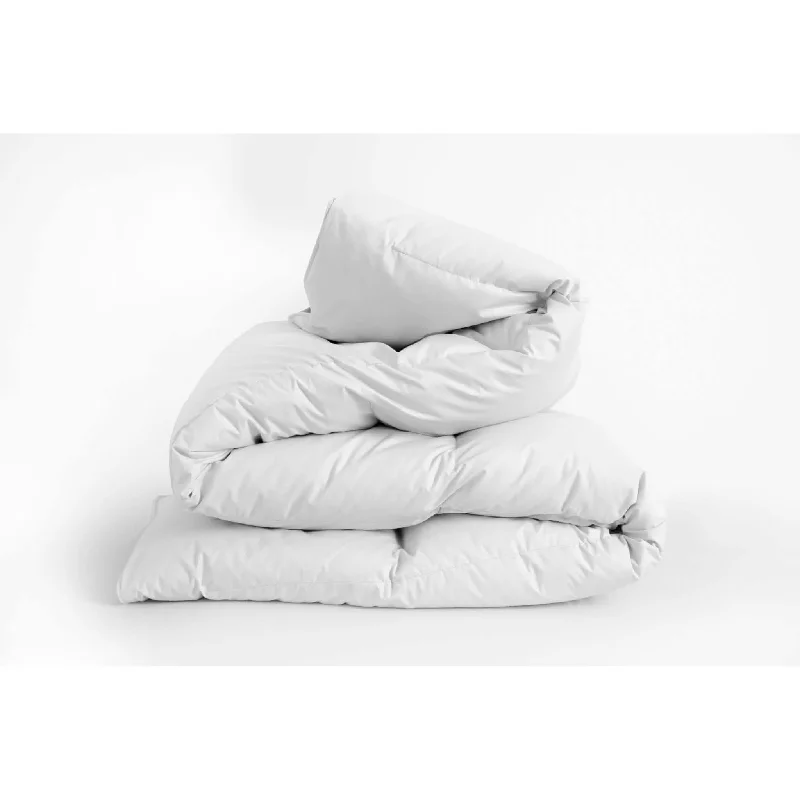 Polyester - filled duvets known for their durability and easy careDreams to Go Whisper Winter Duvet Polyester - filled duvets known for their durability and easy careDreams to Go Whisper Winter Duvet