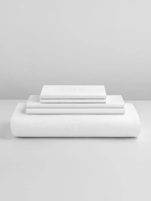 Full - size duvets for full - sized beds in guest rooms or smaller bedroomsDuvet Cover Set Full - size duvets for full - sized beds in guest rooms or smaller bedroomsDuvet Cover Set
