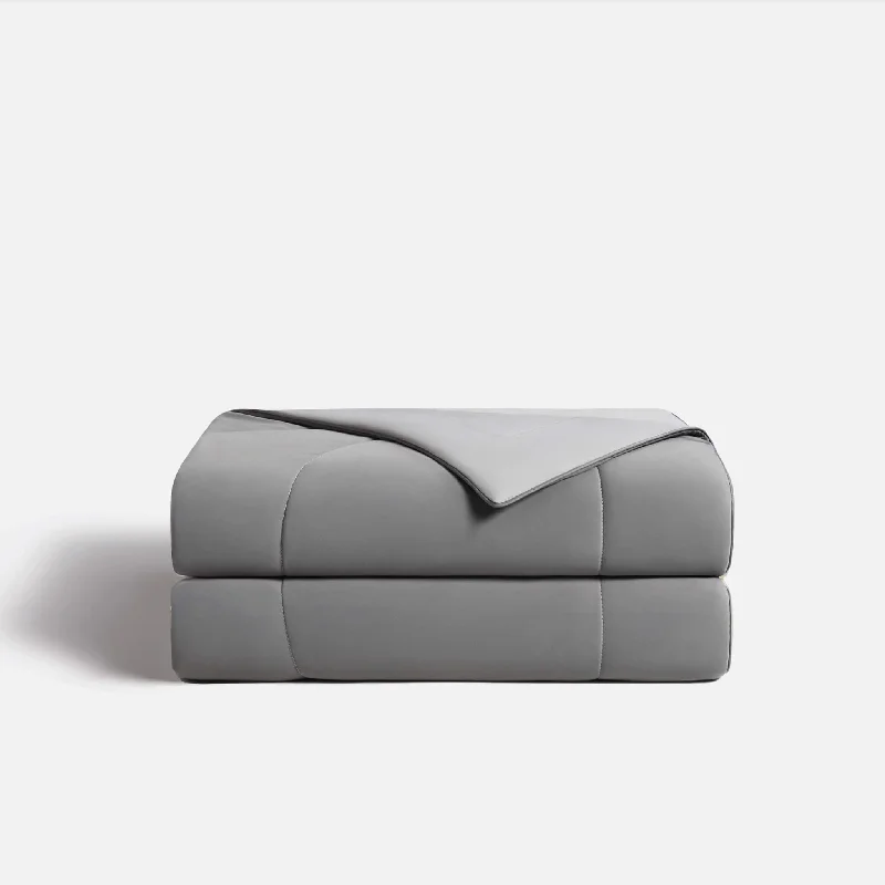 Full - size comforters suitable for full - sized beds in guest rooms or small bedroomsEvercool® Cooling Comforter Full - size comforters suitable for full - sized beds in guest rooms or small bedroomsEvercool® Cooling Comforter