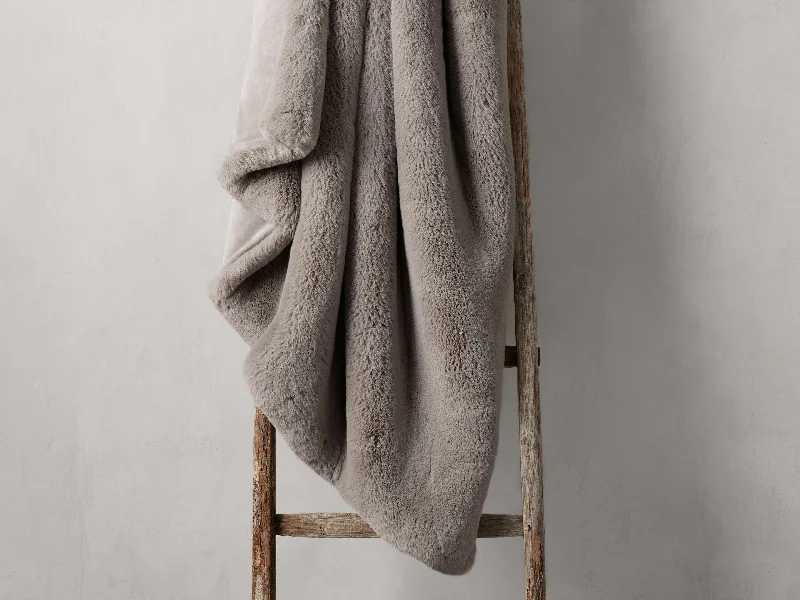 Microfiber blankets that are durable and easy to care forFaux Fur Oversized Rabbit Throw Microfiber blankets that are durable and easy to care forFaux Fur Oversized Rabbit Throw