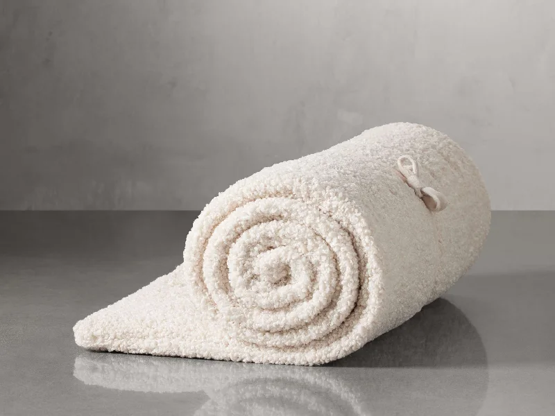 Mohair blankets with a unique sheen and softnessFaux Sherpa Throwbed