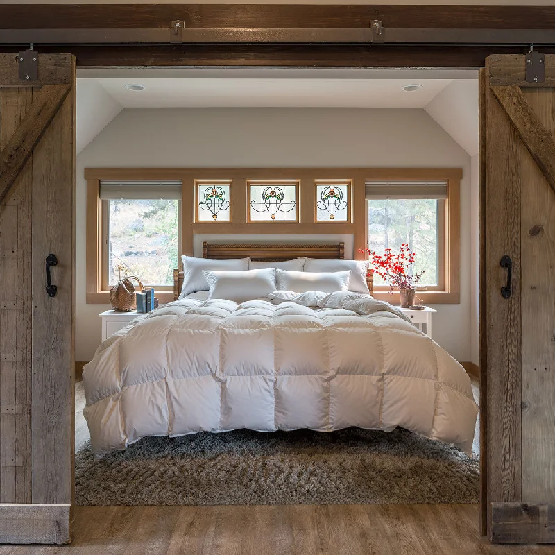 Latex - filled comforters with a bouncy texture and good supportBaffled Box 700 Down Comforter