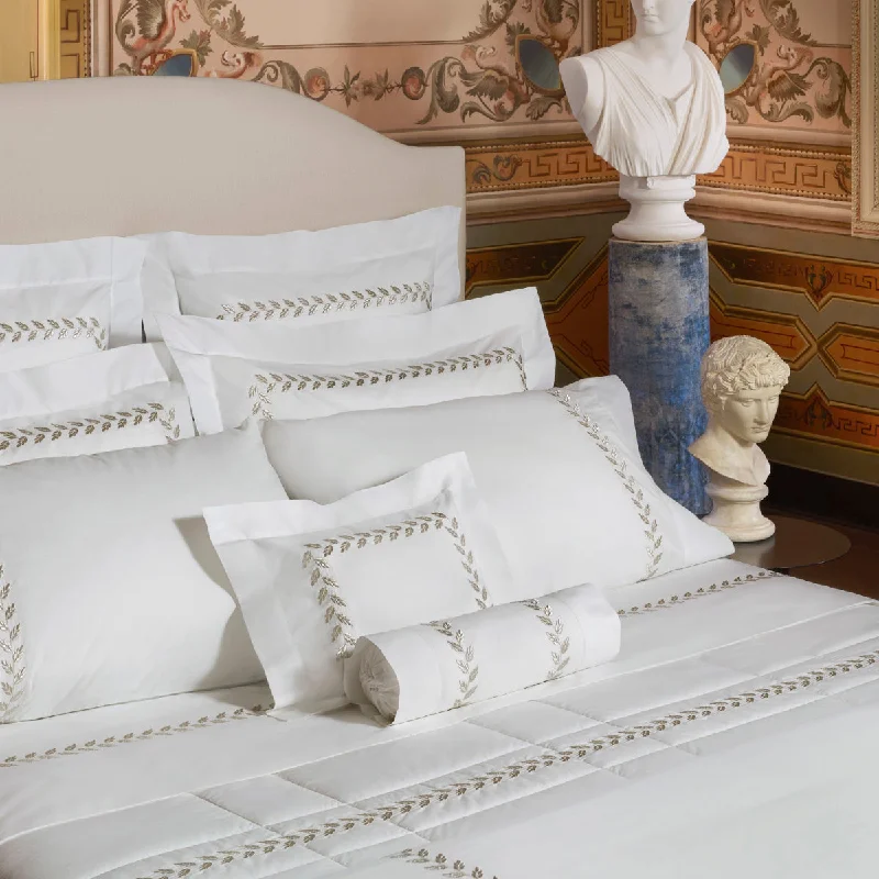 modern minimalist bedspreads for contemporary bedroomsPratesi Federico Bedspreads