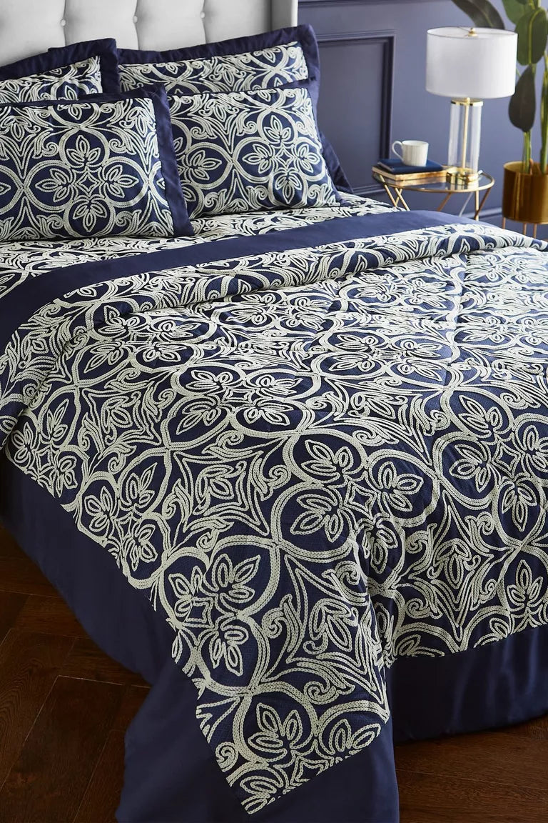 baroque style bedspreads with rich fabrics and elaborate designs for a luxurious lookFlock Trellis | Bedspread baroque style bedspreads with rich fabrics and elaborate designs for a luxurious lookFlock Trellis | Bedspread