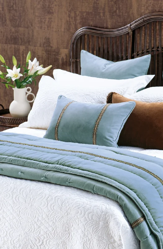 country style bedspreads with floral prints and gingham accents for a homely feelfontanella white bedspread country style bedspreads with floral prints and gingham accents for a homely feelfontanella white bedspread