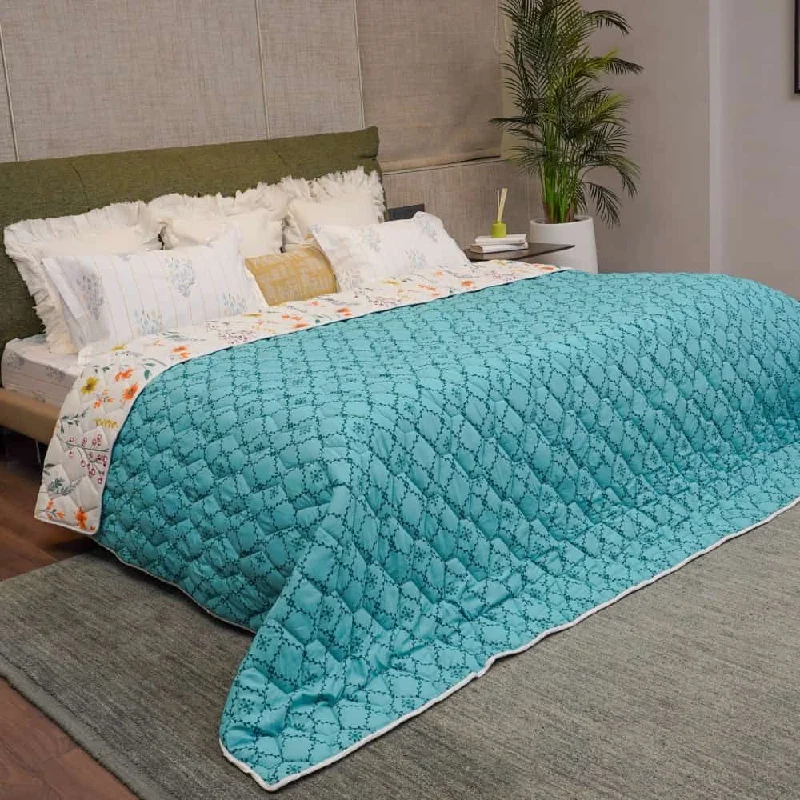 Duck down comforters with a softer feel and good warmth retentionFluffy & Heavy 200 GSM Microfiber Reversible Quilted Winter Comforters (France Blue-Single, Double) Duck down comforters with a softer feel and good warmth retentionFluffy & Heavy 200 GSM Microfiber Reversible Quilted Winter Comforters (France Blue-Single, Double)