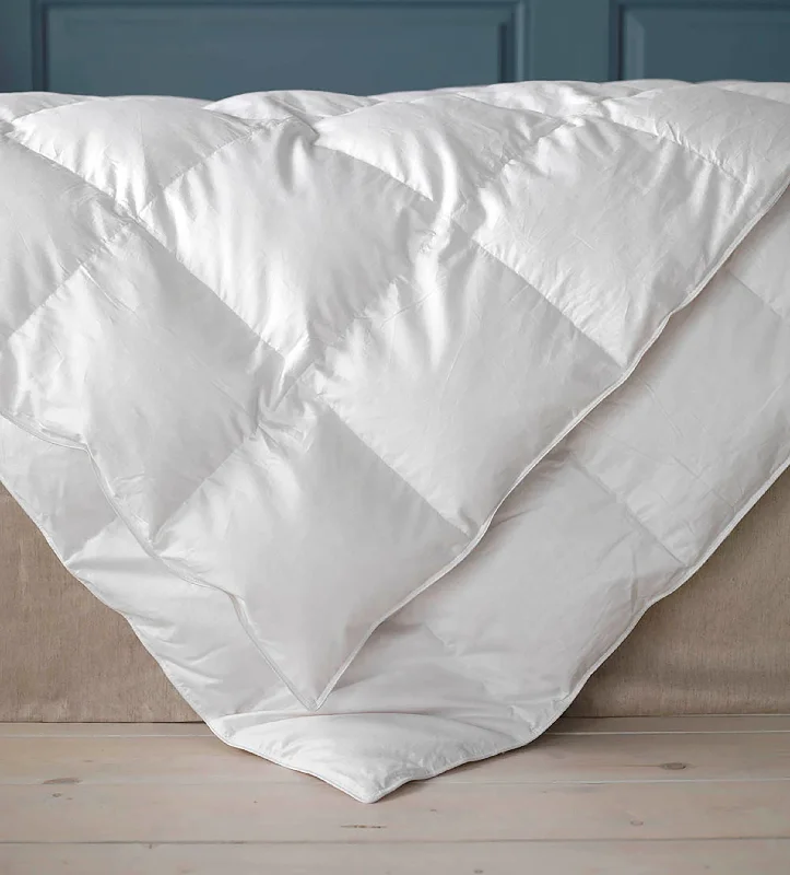 Synthetic fiber duvets filled with microfiber for a soft and lightweight feelGorgeous Goose Duvet - European Goose Down Synthetic fiber duvets filled with microfiber for a soft and lightweight feelGorgeous Goose Duvet - European Goose Down