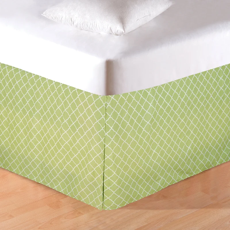 Bed skirts for beds with a metal framets for water beds to give them a more traditional lookGreen & White Lattice Bed Skirt Bed skirts for beds with a metal framets for water beds to give them a more traditional lookGreen & White Lattice Bed Skirt