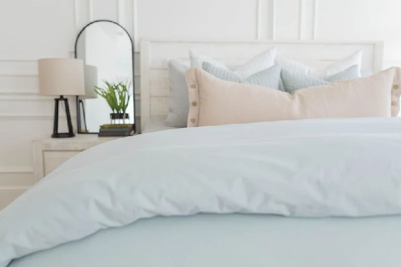 Synthetic fiber duvets filled with microfiber for a soft and lightweight feelHarper Duvet Bundle Synthetic fiber duvets filled with microfiber for a soft and lightweight feelHarper Duvet Bundle