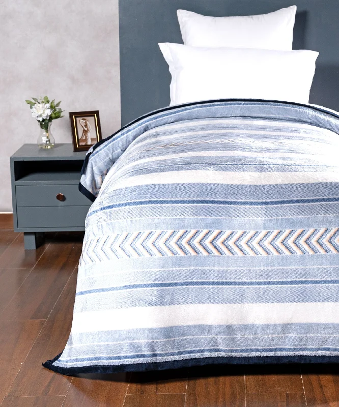 Linen blankets with a rustic and textured lookHE Eternal Embrace Single Blanket, 290GSM, 100% Polyster, Jane Linen blankets with a rustic and textured lookHE Eternal Embrace Single Blanket, 290GSM, 100% Polyster, Jane