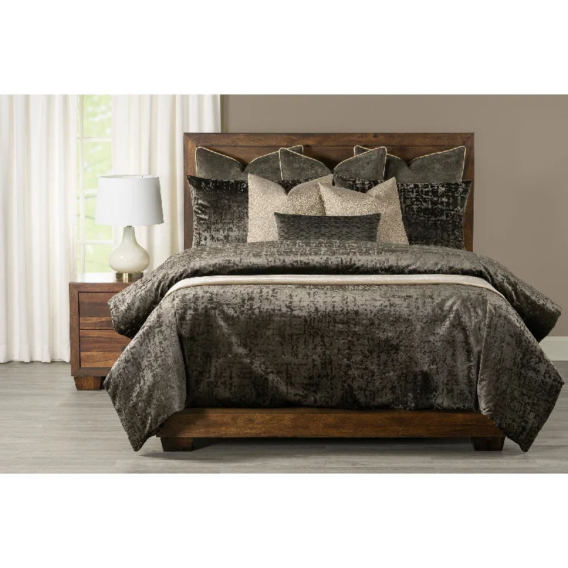 Goose down comforters known for their superior quality and insulationHigh Society 11 Piece Supreme Set Goose down comforters known for their superior quality and insulationHigh Society 11 Piece Supreme Set