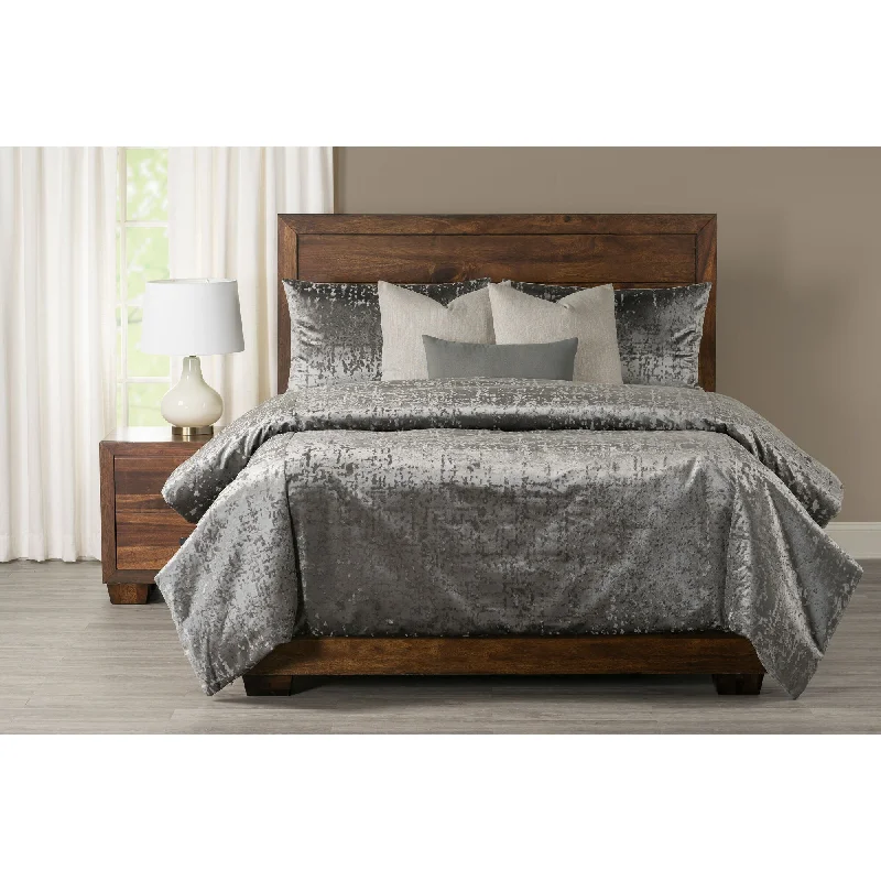 Silk - filled comforters for a luxurious and smooth touchHigh Society 7 Piece Duvet Set Silk - filled comforters for a luxurious and smooth touchHigh Society 7 Piece Duvet Set