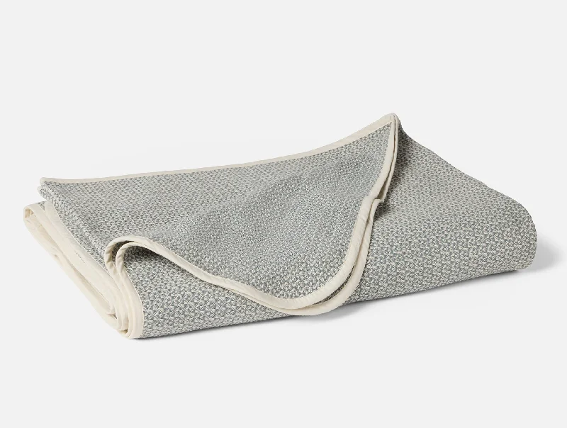 Undyed/Lagoon