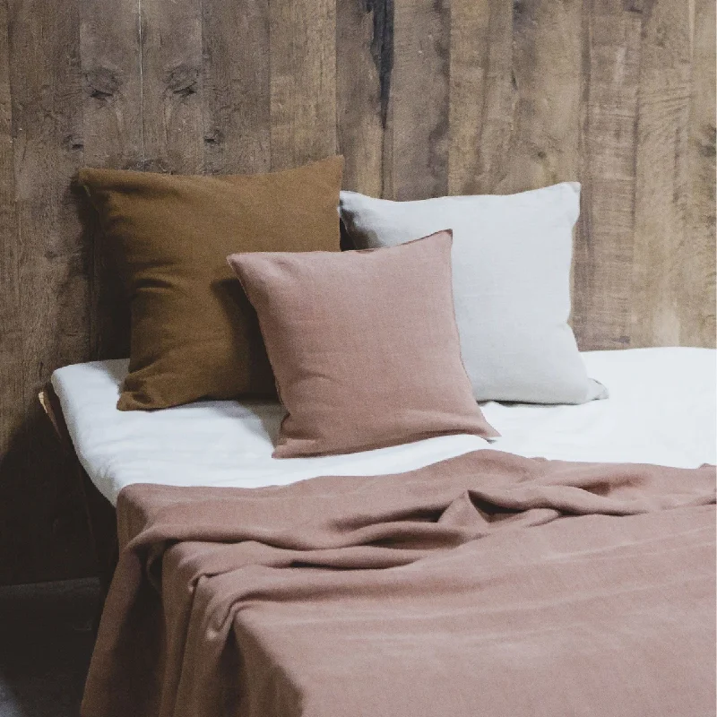 Cashmere blankets for ultimate softness and luxuryHudson Blanket