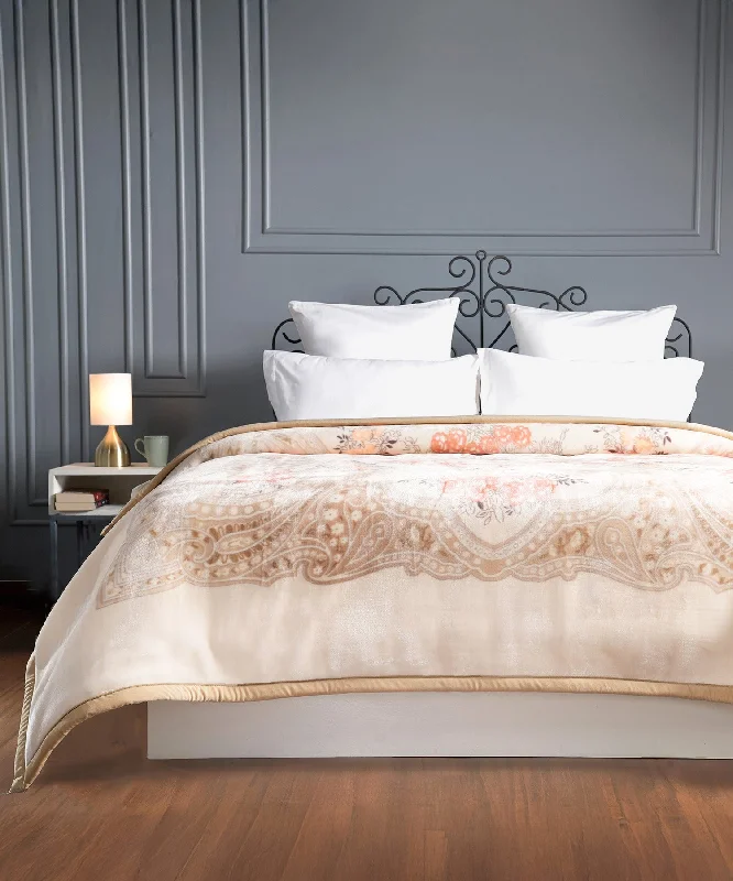 Mohair blankets with a unique sheen and softnessIndulgence Plush Paradise Double Blanket, 2.20MX2.40M, 5.5kg, Adelia Mohair blankets with a unique sheen and softnessIndulgence Plush Paradise Double Blanket, 2.20MX2.40M, 5.5kg, Adelia