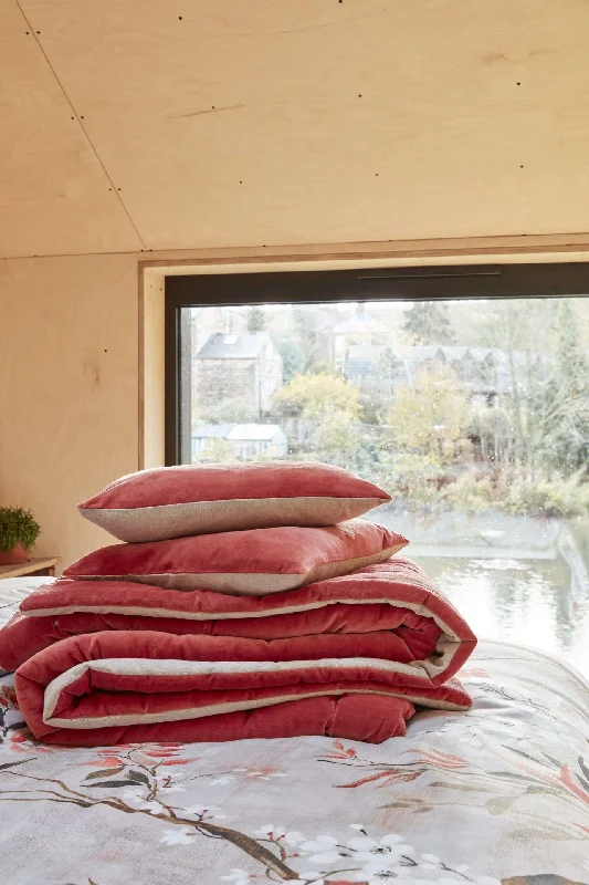 modern minimalist bedspreads for contemporary bedroomsJaipur Throw