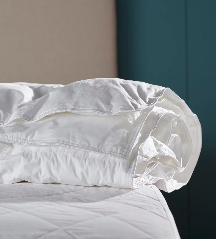 Bamboo - charcoal - filled duvets to absorb odors and regulate temperatureKeep Me Cool Duvet - Microfibre Bamboo - charcoal - filled duvets to absorb odors and regulate temperatureKeep Me Cool Duvet - Microfibre