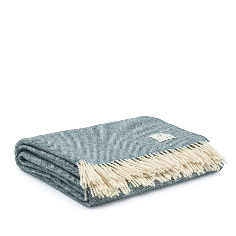Cashmere blankets for ultimate softness and luxuryLambswool throw ocean blue
