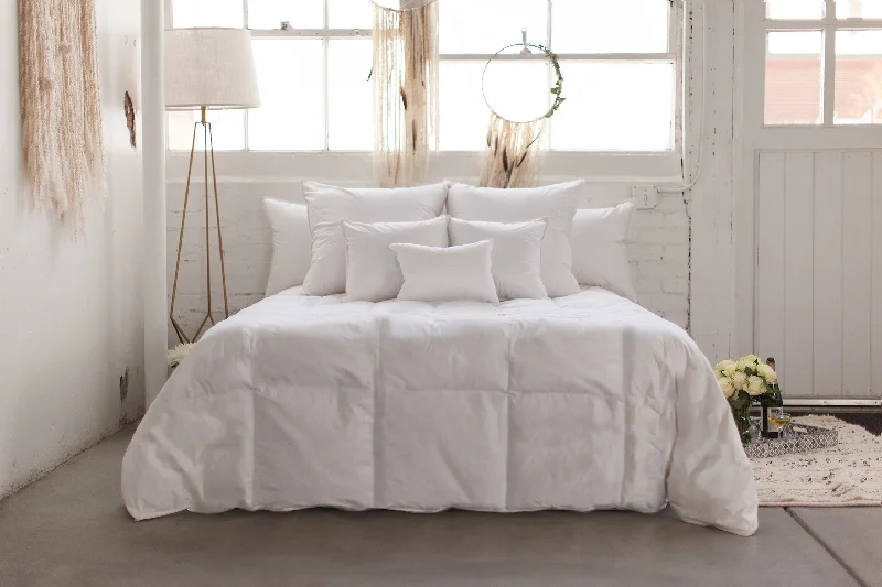 Wool - filled comforters with natural moisture - wicking and temperature - regulating featuresLaurel Midweight Wool - filled comforters with natural moisture - wicking and temperature - regulating featuresLaurel Midweight